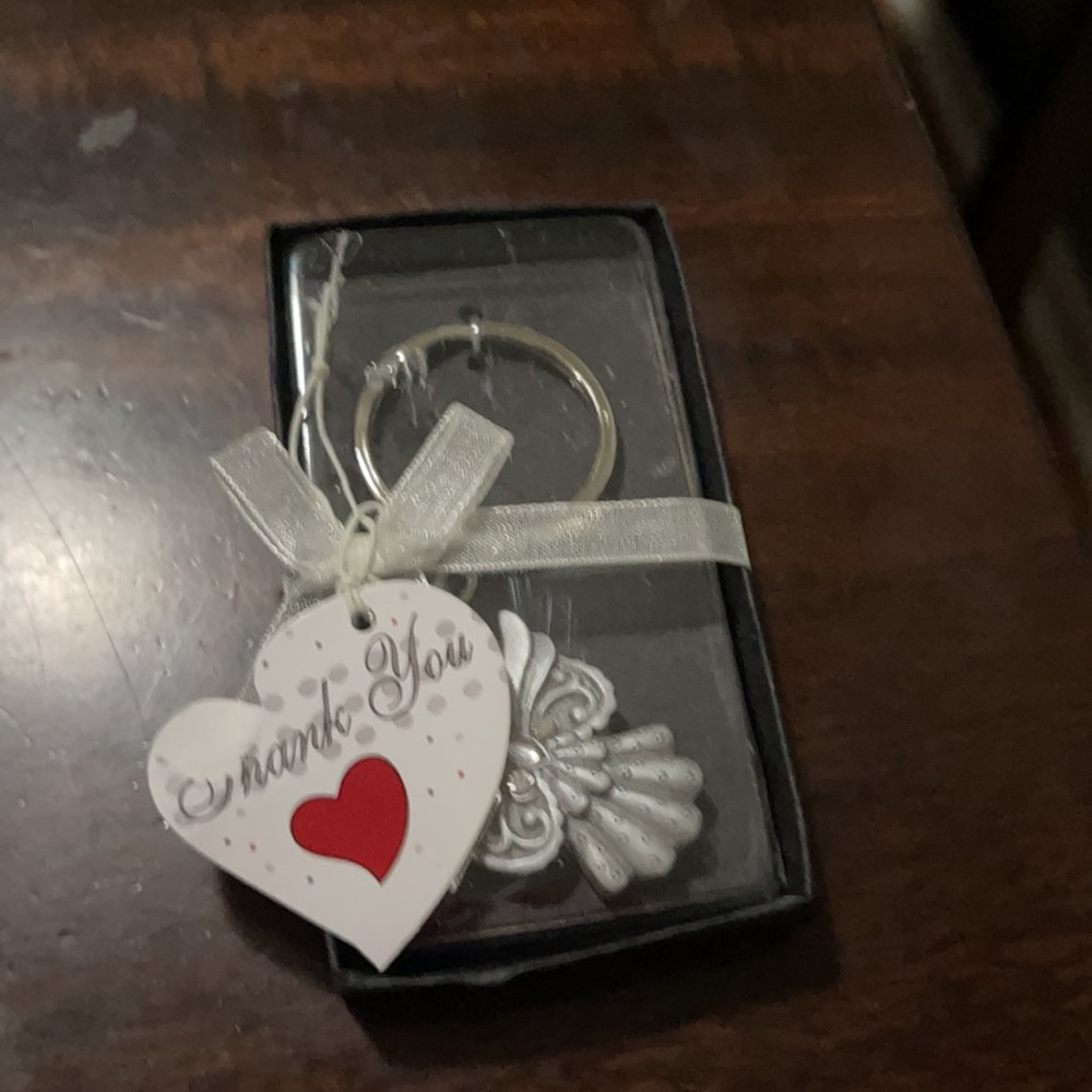 Little Angel Key Chain - Picture 2 of 3